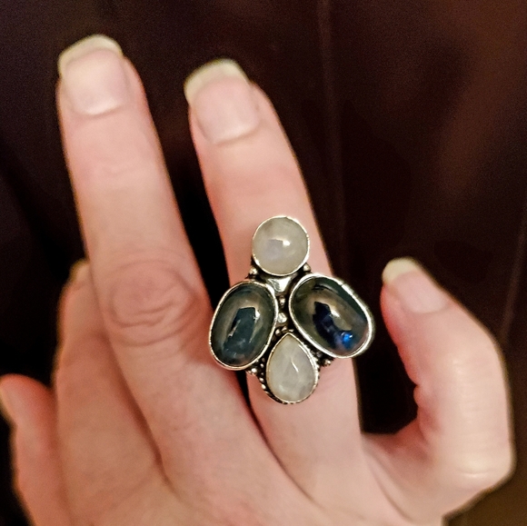 ***Sale*** New Kyanite & Rainbow Moonstone 925 Silver Ring. - Picture 5 of 9